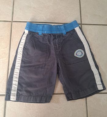 Short taille élastique 18 mois 👦 Beneton en TBE