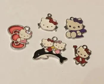 Lot pendentifs hello kitty