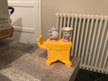 Figurine mme samovar et zip la belle et la bête