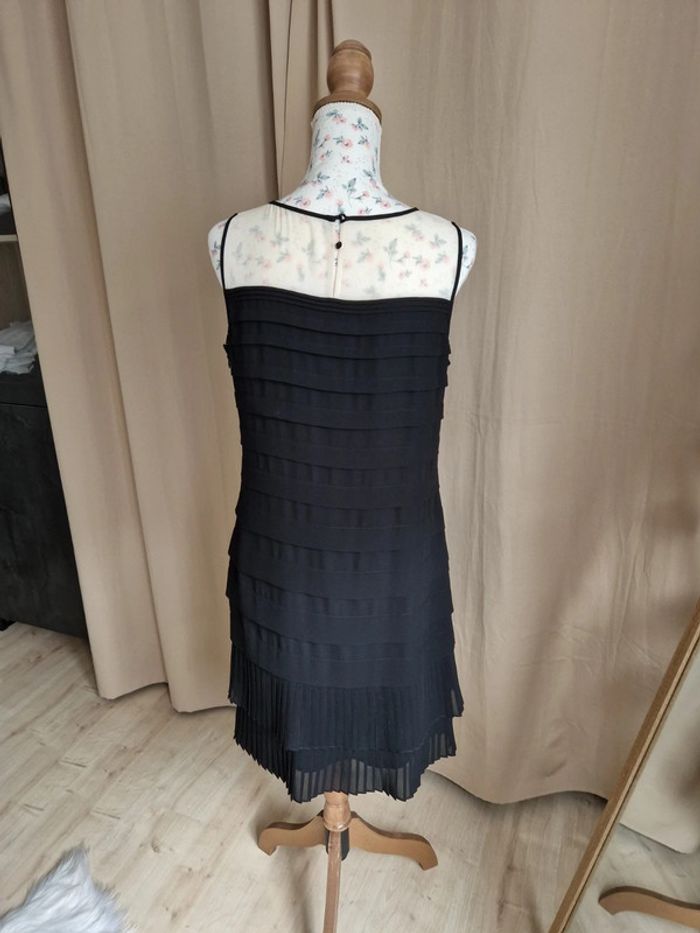 Robe volant noire - photo numéro 3