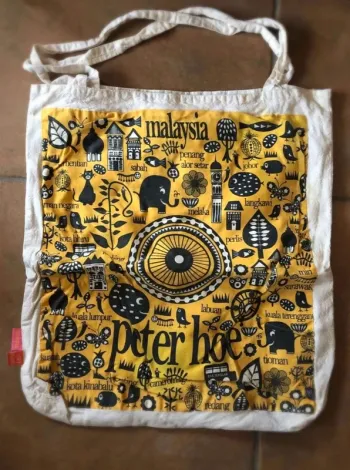 Sac cabas  fantaisie  en tissu  Terima Kasih Malaysia en  parfait  état
