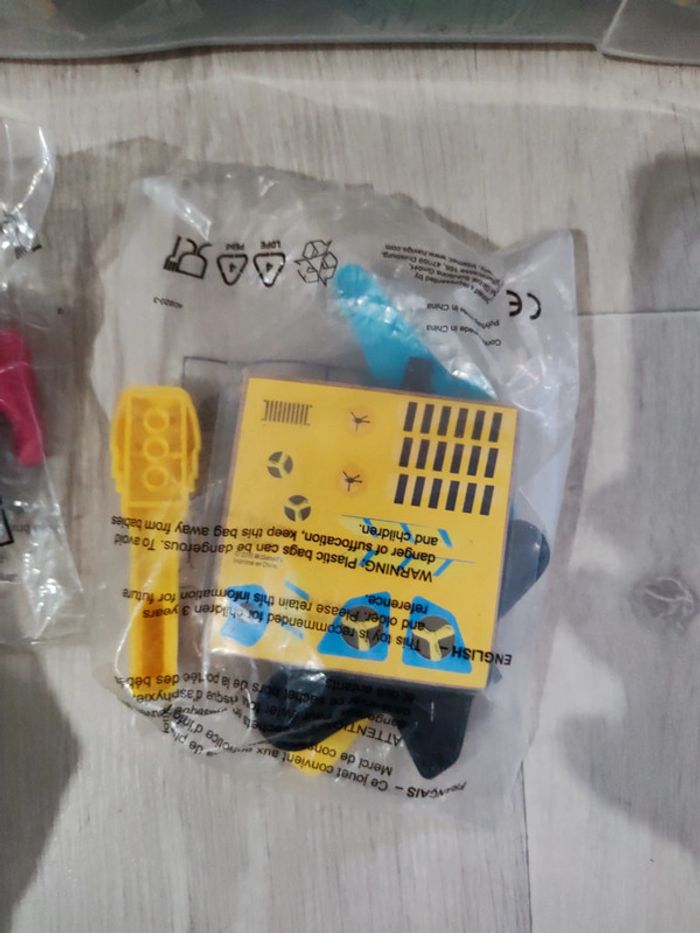 Figurine McDonald's véhicule style lego // - photo numéro 5