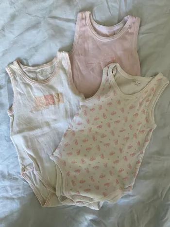 Lot 3 bodies débardeurs 12 mois