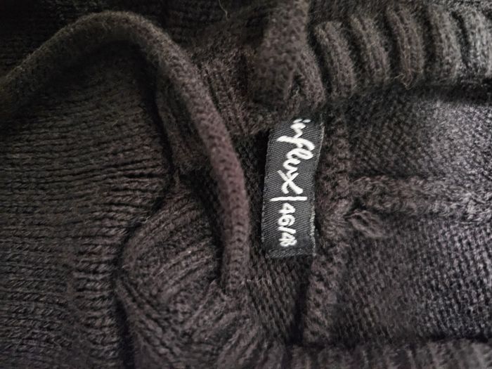 Pull noir - photo numéro 2