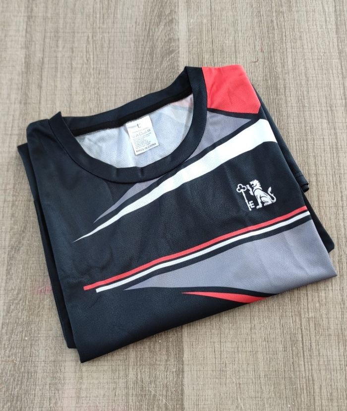 T-shirt manches courtes taille L couleur noir et rouge pour homme - photo numéro 3