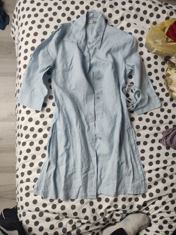 Surchemise ou chemise en lin bleu clair avec ceinture chic et jeune