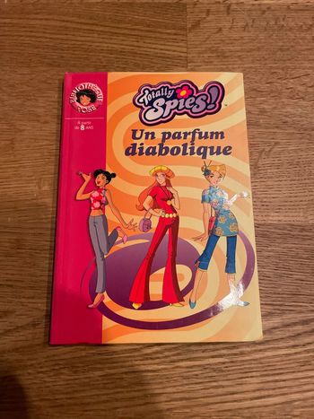 Livre La bibliothèque Rose Totally Spies ! Un parfum diabolique