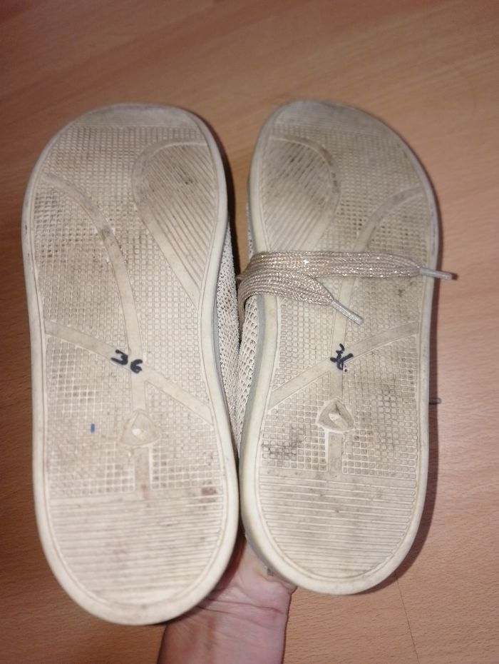 Chaussure couleur or brillante P.36 - photo numéro 7