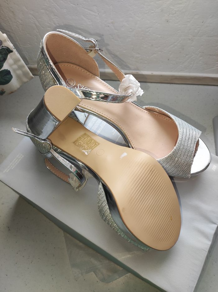 Chaussure à talon pointure 37 Neuf - photo numéro 5