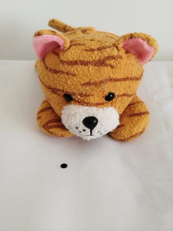 Tigre marron et moutarde allongé Gipsy