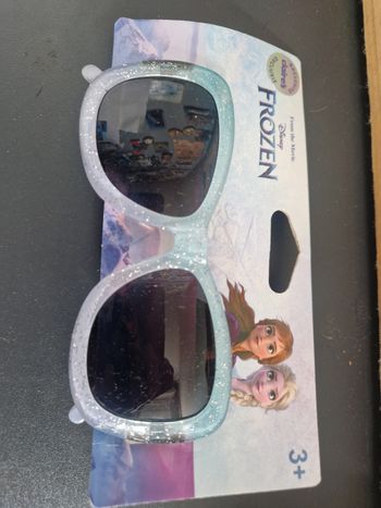 Lunettes de soleil reine des neiges