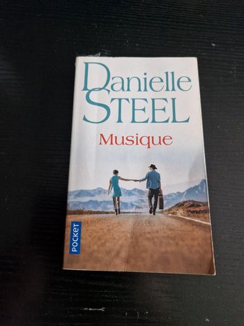 Livre Musique Danielle Steel