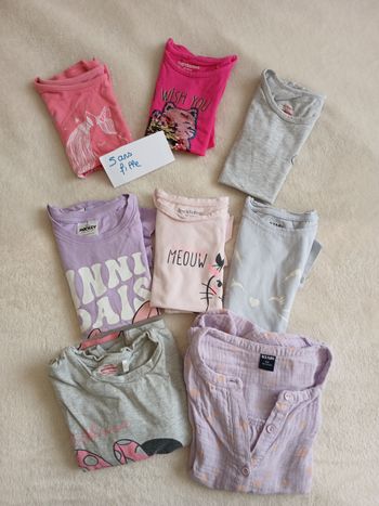 Lot de tee shirts fille tres bon etat 5 ans 