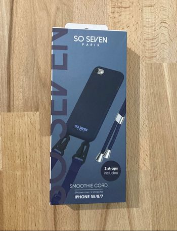 Coque de téléphone avec lanière