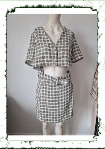 Robe cut out tweed avec ceinture intégrée