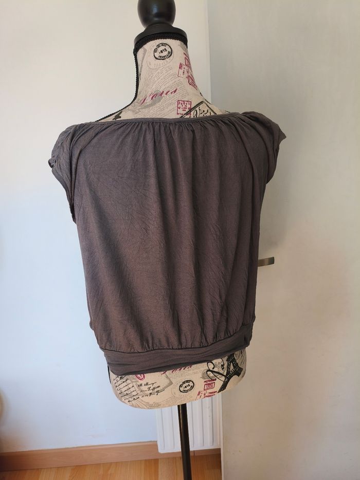 🌸Top gris anthracite H&M à fleurs🌸 - photo numéro 5