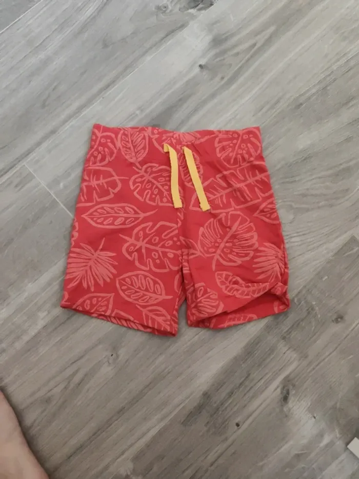Short feuilles