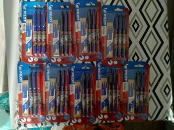 9 lots de stylos frixion Naruto soit 27 stylos et 27 recharges