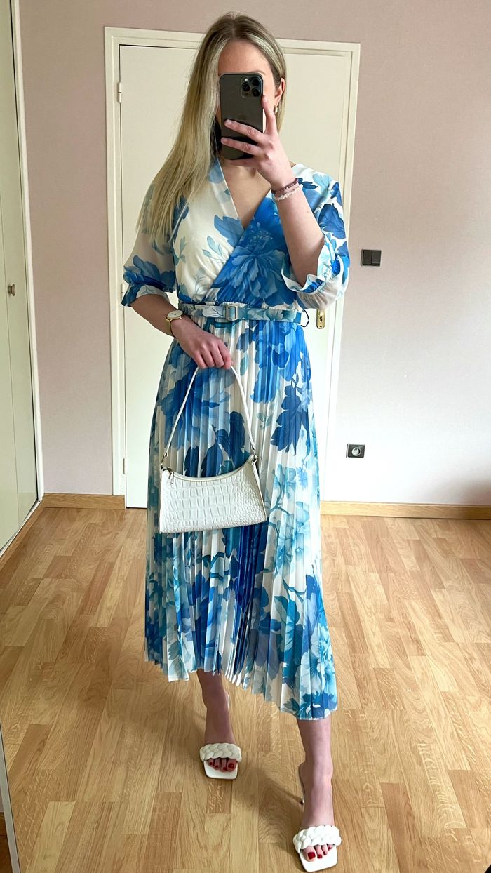 Robe longue fleurie - photo numéro 2