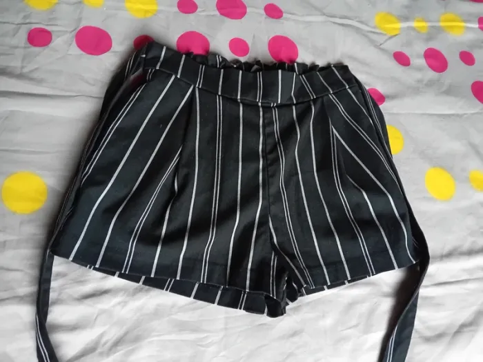 Short rayé noir et blanc H&M T36