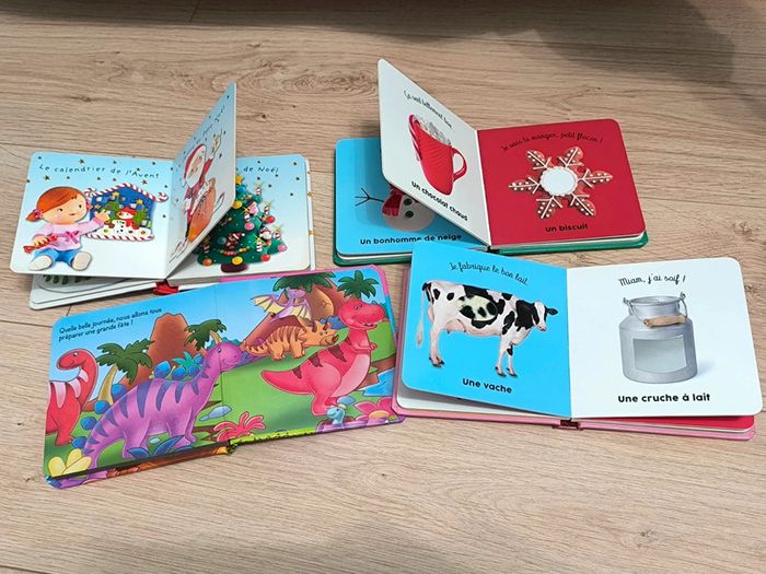 Lot de 4 livres bébés dont 2 livres à toucher Noël + ferme / dinosaures et l'imagerie des bébés Noël - photo numéro 3