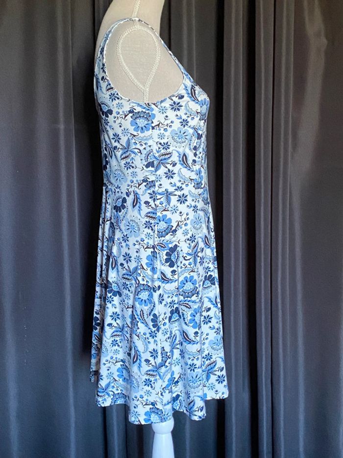 Robe patineuse à fleurs - photo numéro 5