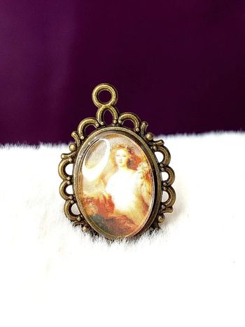 Magnifique pendentif cabochon femme style peinture renaissance