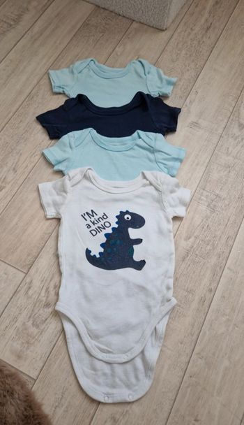 Lot de 4 bodies