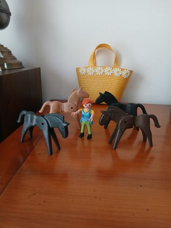 Playmobil : 4 Chevaux + Figurine