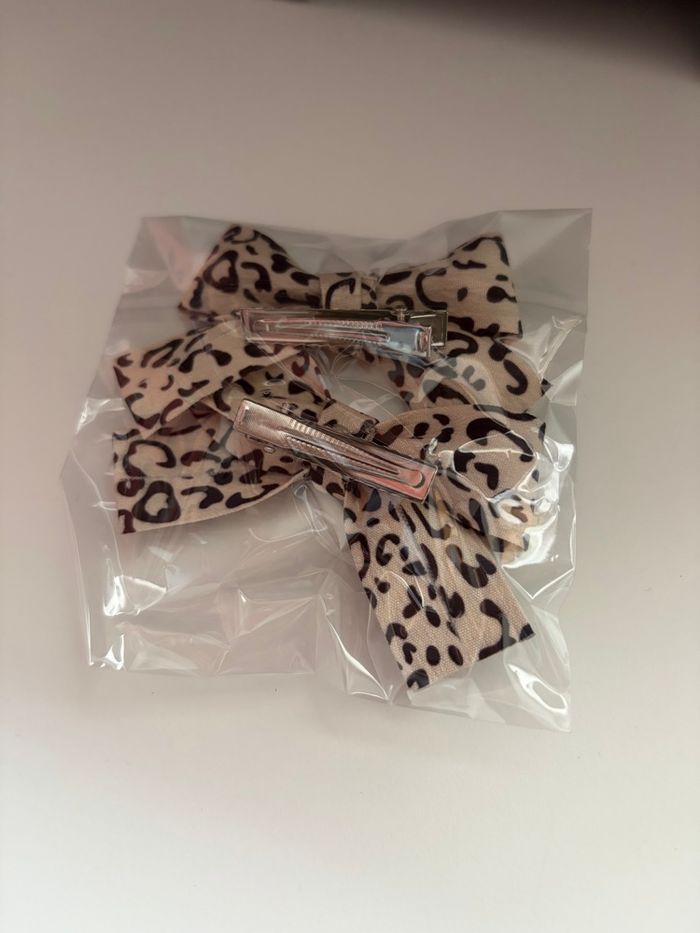 Lot de 2 pinces barrettes avec noeud motif léopard - photo numéro 2
