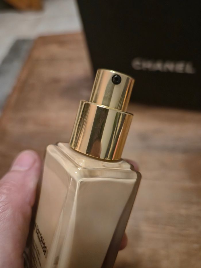 Fond de teint Valentino neuf - photo numéro 4