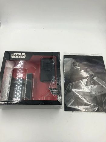 Coffret vaisseau Disney Star Wars Starships et vehicles Darth vader’s TIE Fighter + magazine neuf