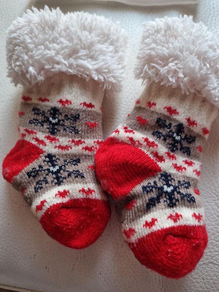 Lot bonnet et chaussettes Noël bébé - photo numéro 2