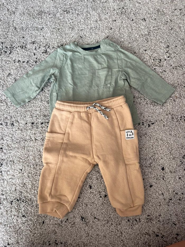 Ensemble jogging + haut garçon 6 mois - photo numéro 2