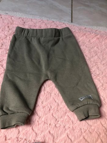 Jogging taille 3 mois  Très bon état !