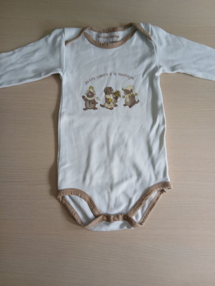 Bodie garcon en coton taille 18 mpois marque petits coeurs a la montagne
