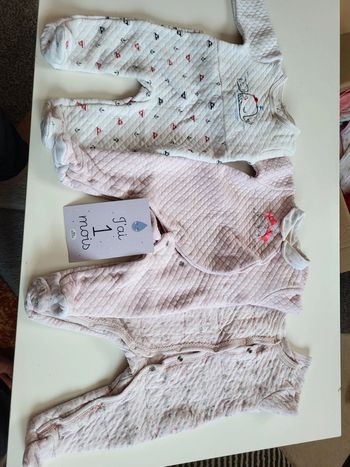 Lot 3 pyjamas pat et ripaton