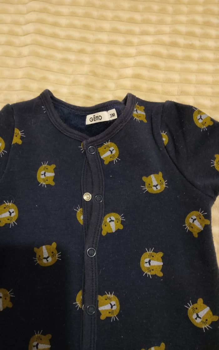 Sur pyjama bleu marine - photo numéro 3