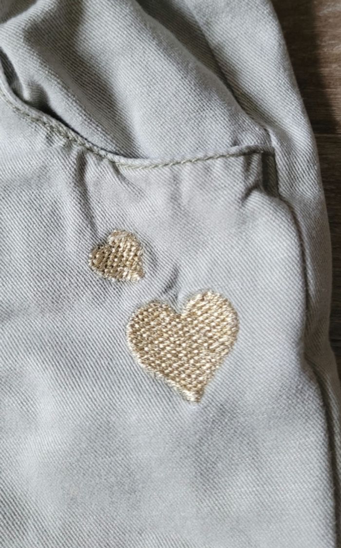 Ensemble pull à cœurs et pantalon coupe paperbag taille 36 mois - photo numéro 7