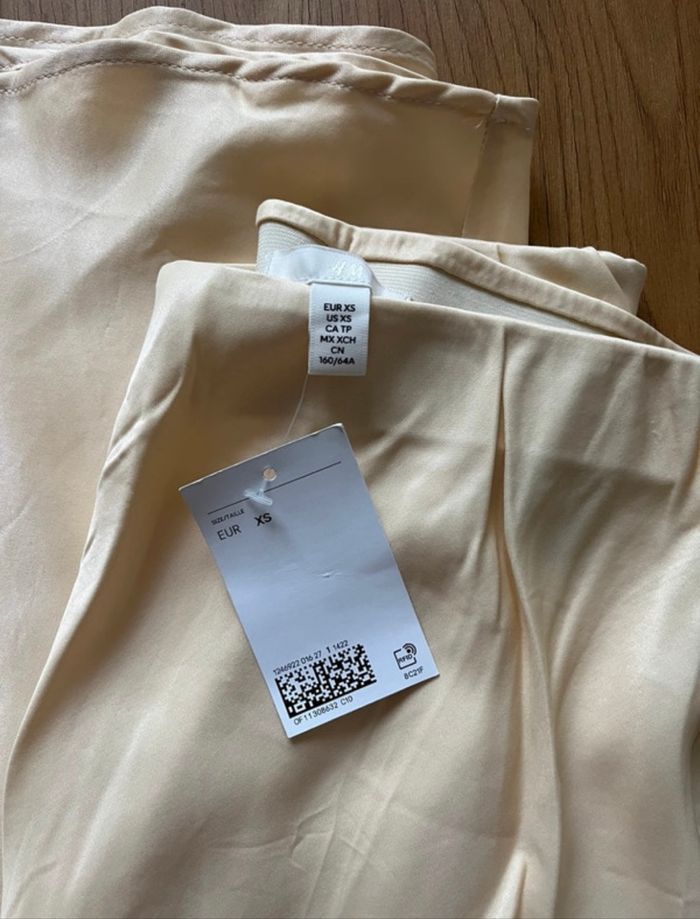 Jupe neuve jaune pale - photo numéro 3