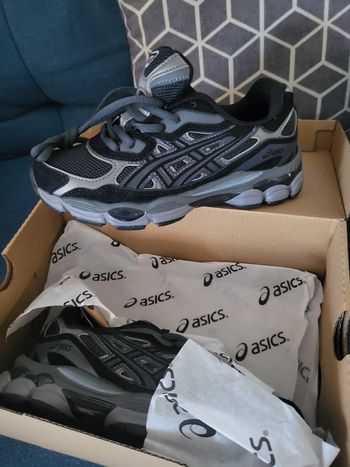 Asics noir et gris