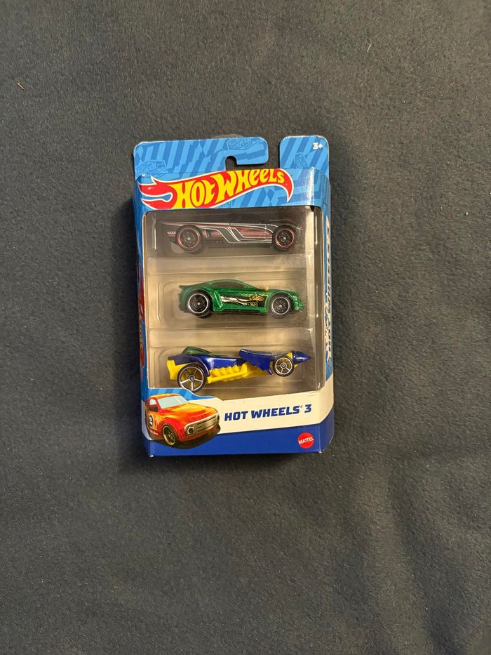 Hot Wheels set de 3 véhicules , modèle aléatoire - photo numéro 2