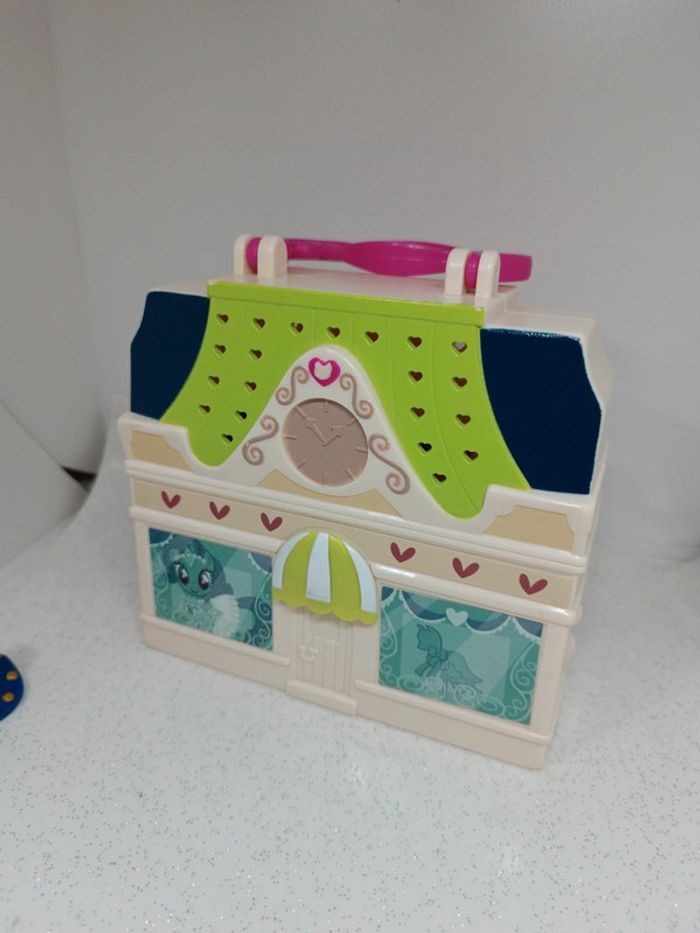 Little Pony petit poney wiki maisonnette petite maison house cottage boutique magic nightmare night - photo numéro 11