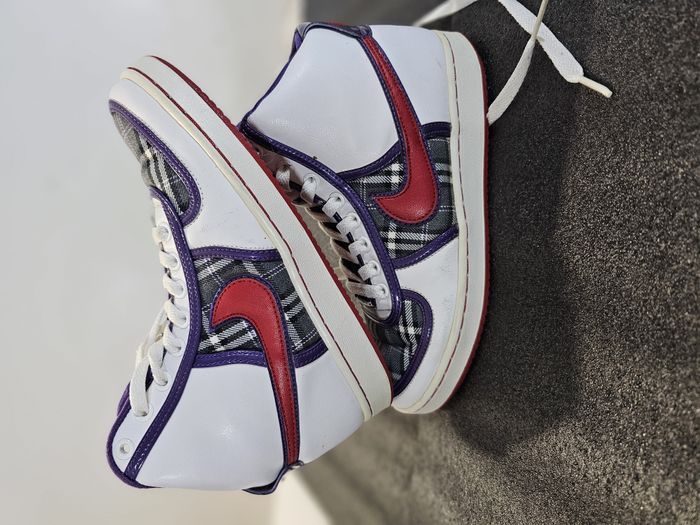 👟 Baskets montantes Nike – Femme – Taille 37,5 – Motif tartan
