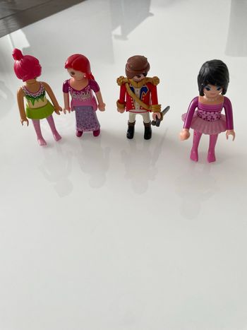 Lot de 4 personnages playmobil