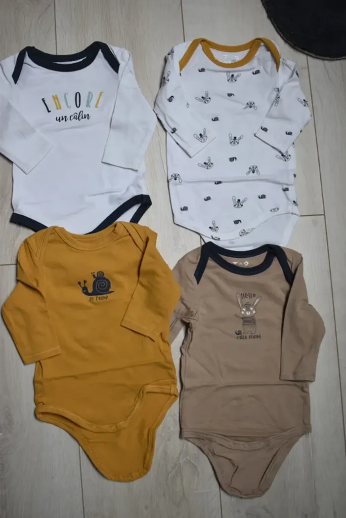 Lot de 4 bodies
