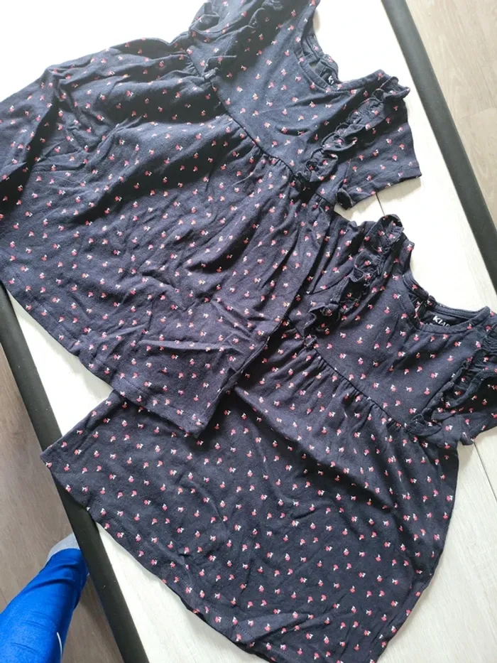2 robes taille 12 mois