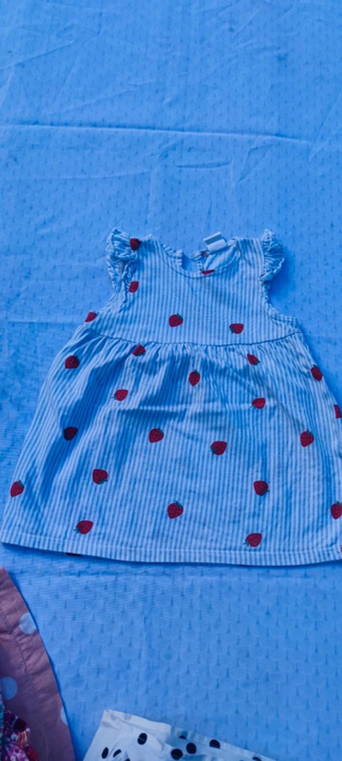 Robe fraises 🍓 9 mois