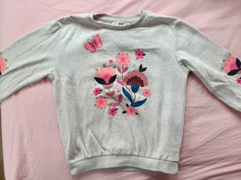Pull chaud fille C&A gris fleurs 122 cm