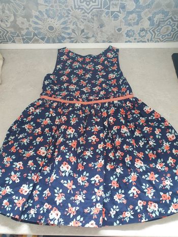 Robe courte sans manches